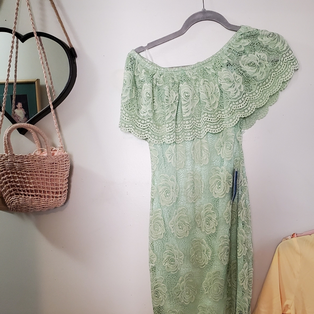By Mesmer USA  beautiful lacy over green dress mid